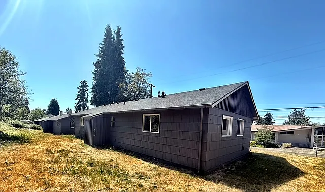 3326 Halverson Ave — Photo 16