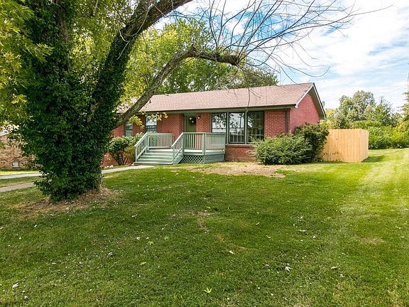 4th image of 1589 Armistead Dr