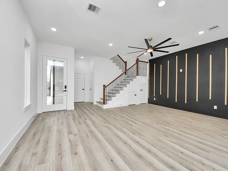 3524 Rebecca St — Photo 6