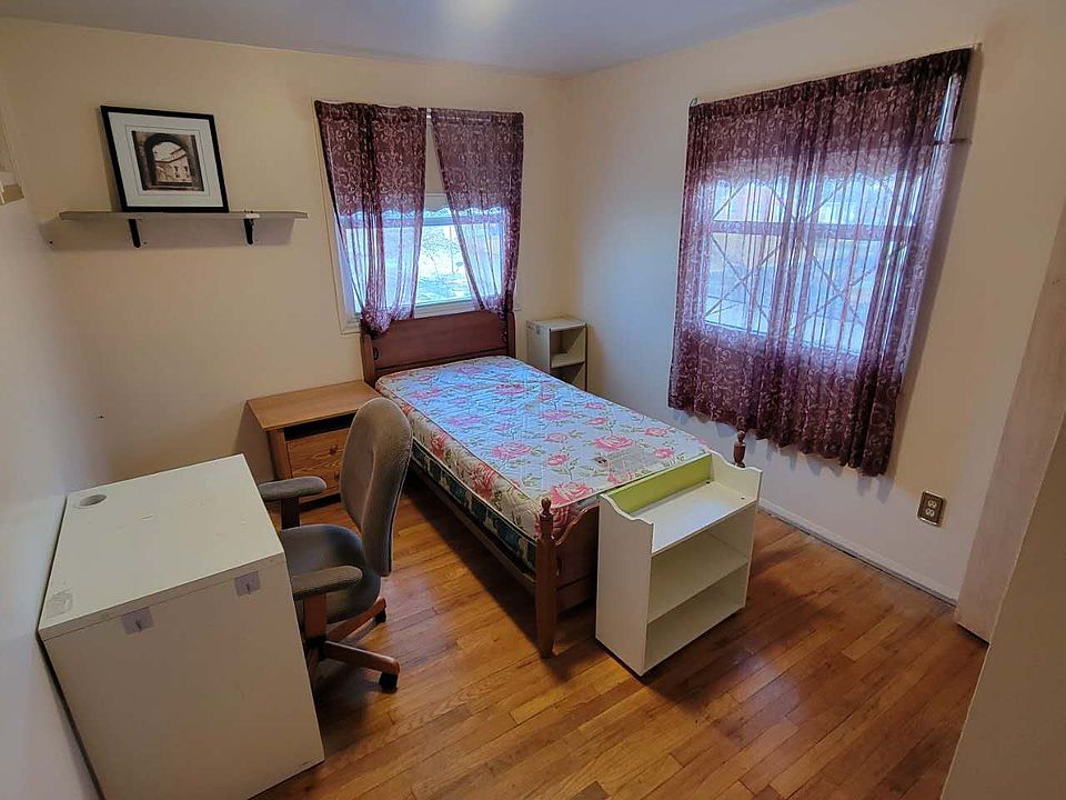 1st image of 28835 Hales St #2
