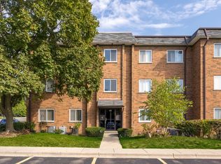 900 Casey Ct #2706, Schaumburg, IL 60173