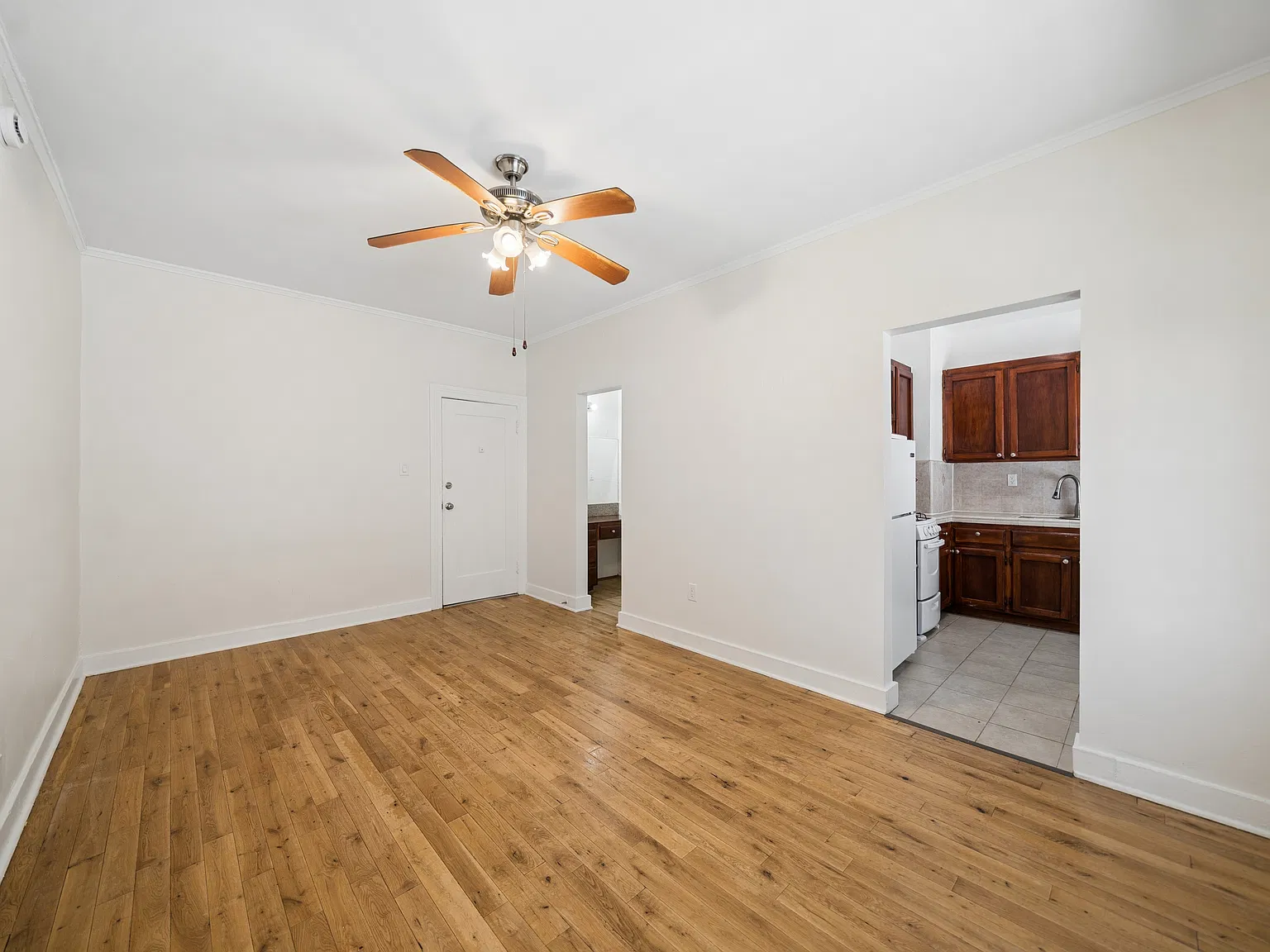 1267 Vin Scully Ave Property — Photo 2