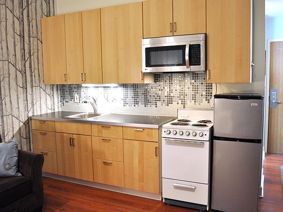 Full kitchen