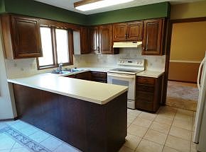 5th image of 610 Cedar Ct