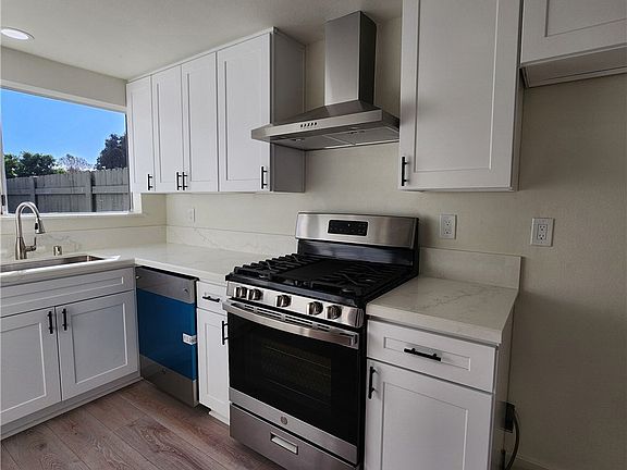 4th image of 437 Reed Way