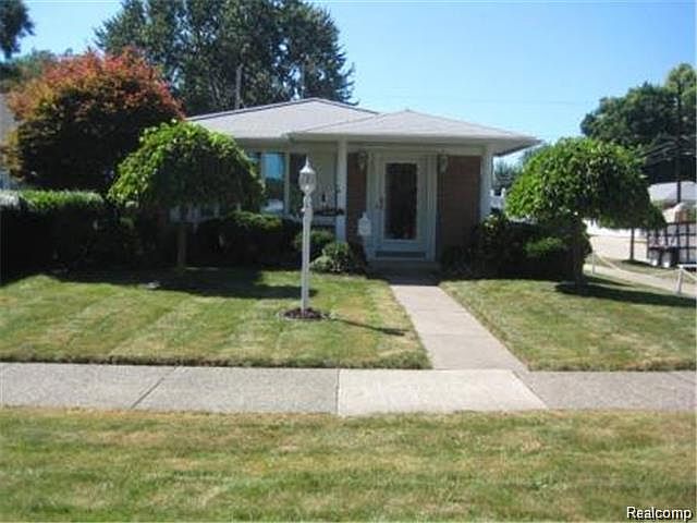 1st image of 4102 Roosevelt Blvd