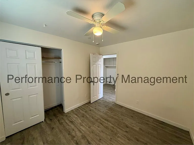 Decatur St 703 — Photo 7