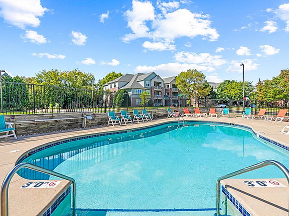 The Landmark At Hatchery Hill Pool