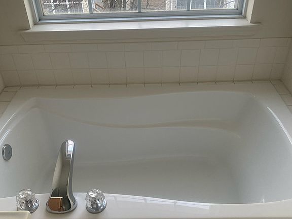 4th image of 45543 Lakemont Sq
