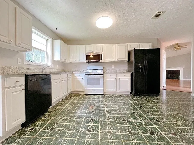 408 Lee Miller Dr — Photo 7