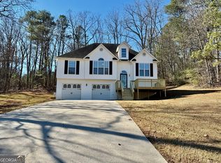 13 Nottingham Dr, Cartersville, GA 30121