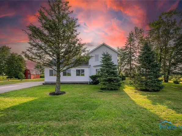 1102 N Fulton Lucas Rd, Swanton, OH 43558