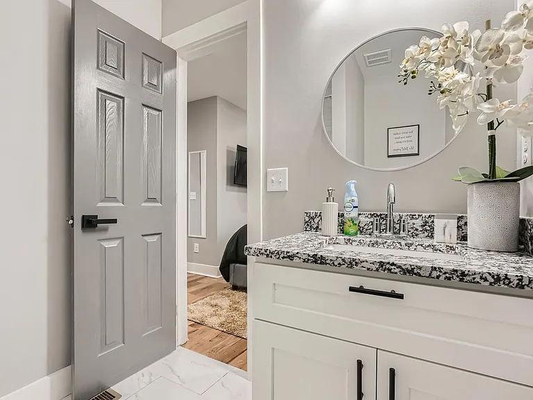 1133 Mayland Cir SW — Photo 19