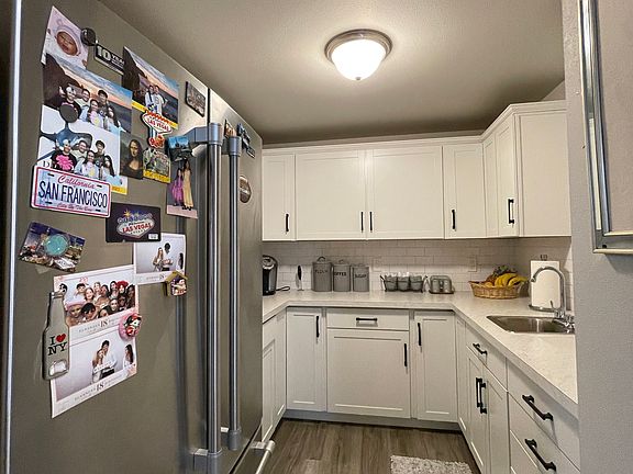 Butler Pantry w/ sink and plenty of countertops and cabinets