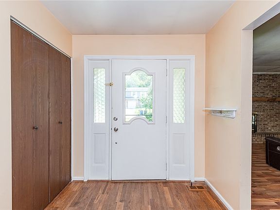 5th image of 4959 Strathaven Dr