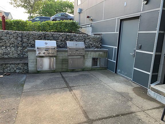 3rd image of 1900 12th Ave S APT 313