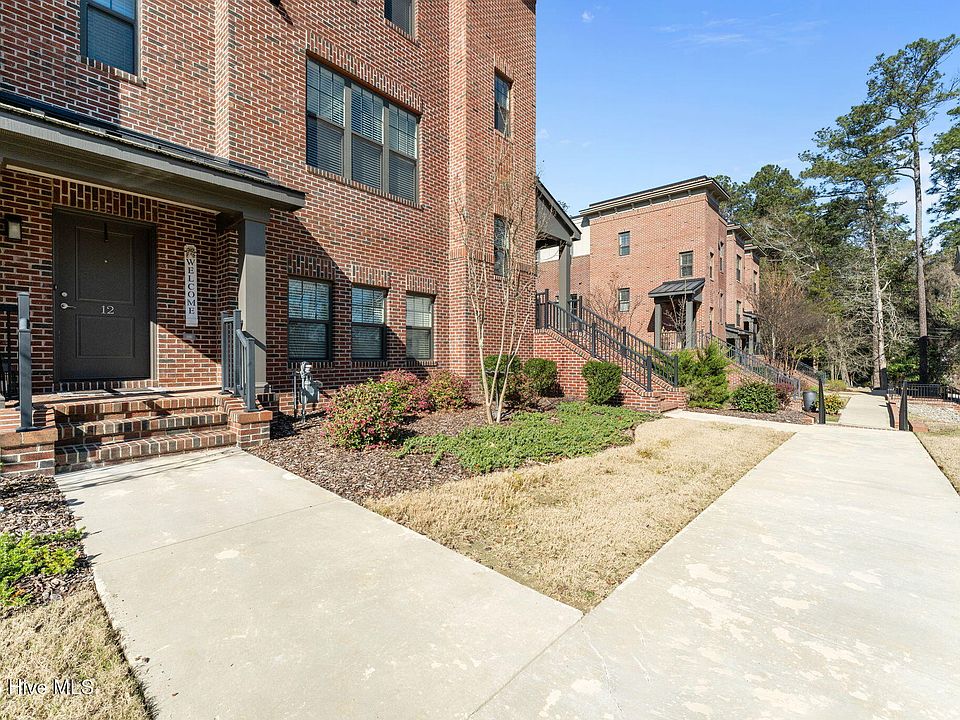 1st image of 12 Brownstone Ln
