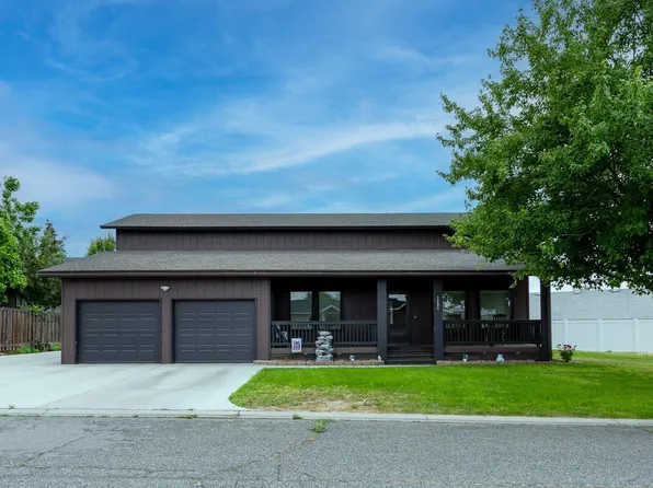 1806 Smith Ln, Grandview, WA 98930