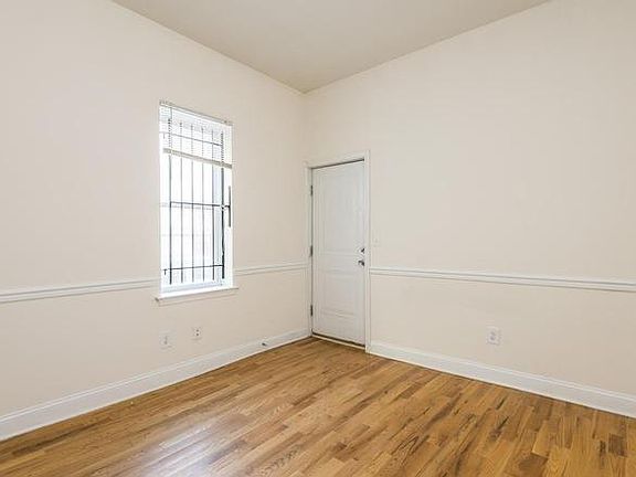 4th image of 2258 N Park Ave #1