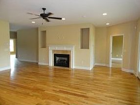 3rd image of 1039 Waterbrooke Ln