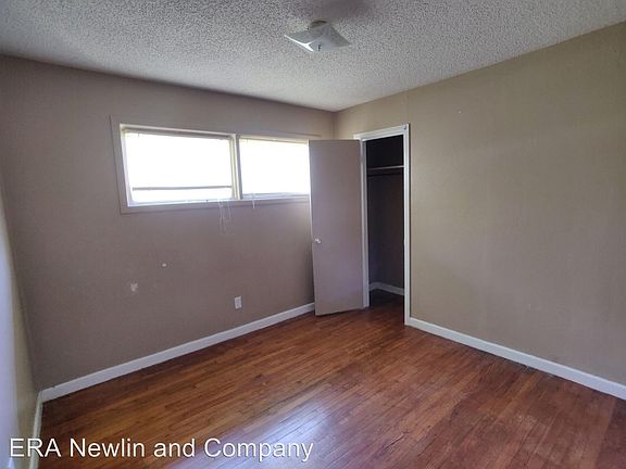 5th image of 118 Oakwood St