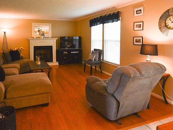 4th image of 903 Denny Ct