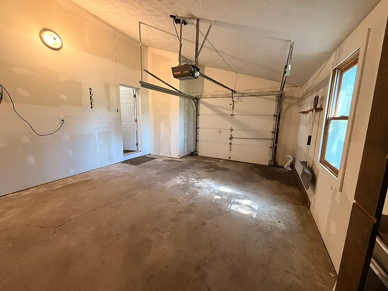 3627 Spring St — Photo 41