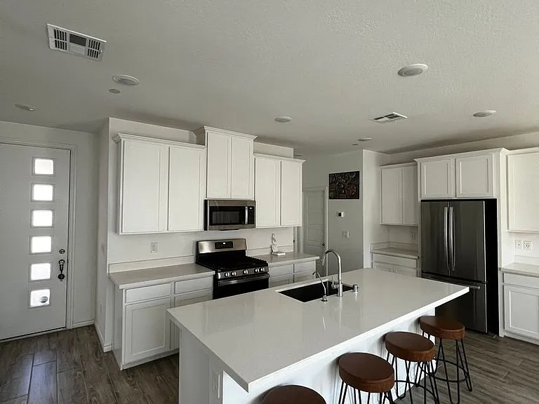 9763 Mojave Mountain St — Photo 1