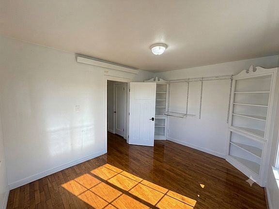 5th image of 2012 Lakeway Dr