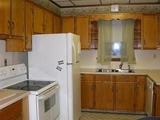 3rd image of 985 Wilbur Ave
