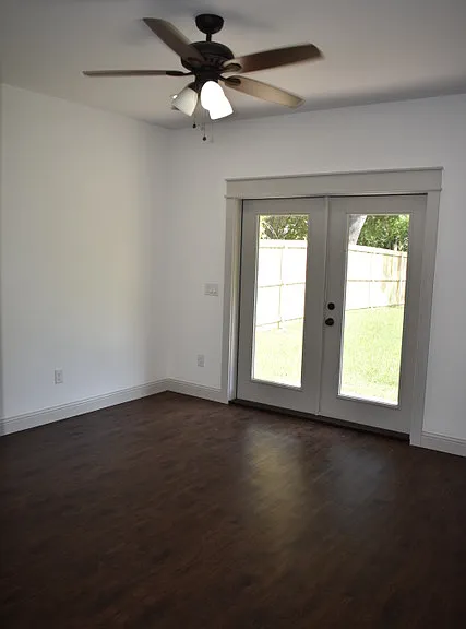 1216 W Nelson St — Photo 15