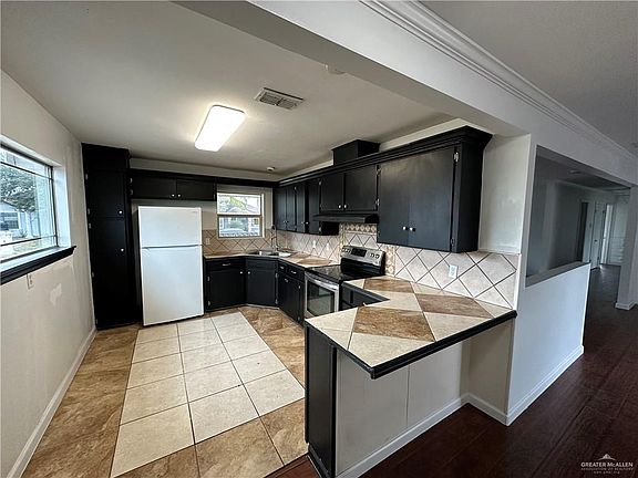 5th image of 7800 Estrella St