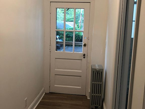 4th image of 361 Belleville Ave #1R