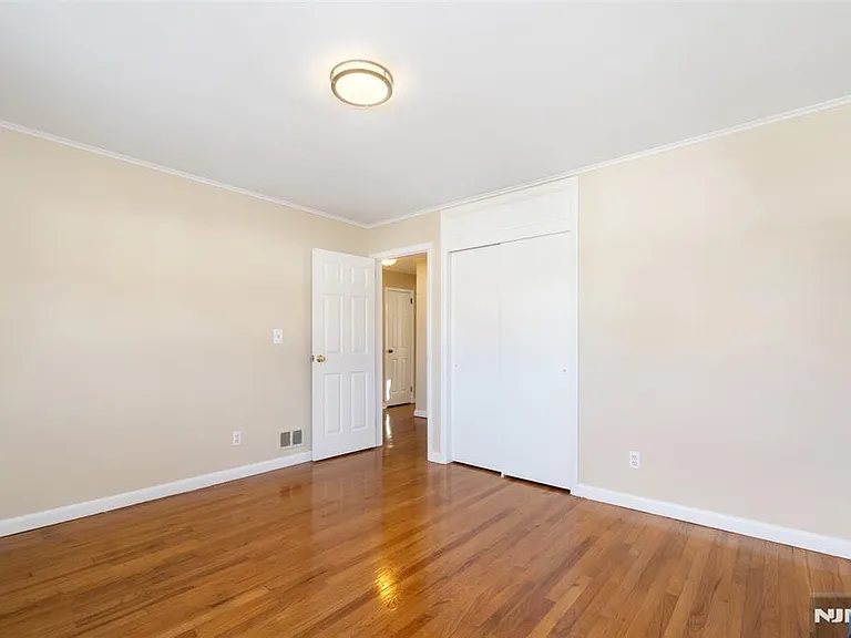 75 Cypress Rd — Photo 14