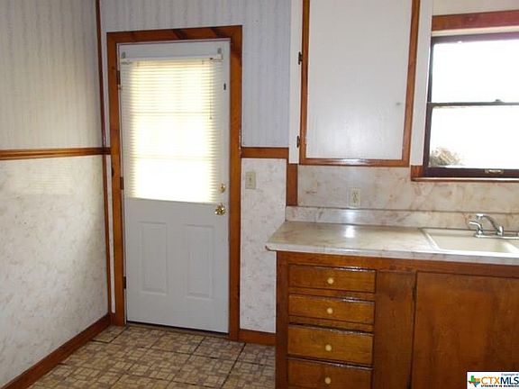 4th image of 1806 Woodlawn St #4