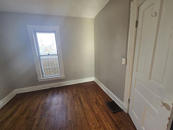 4th image of 344 Lane Ave NW