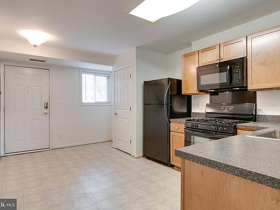 5th image of 1435 A N Van Dorn St