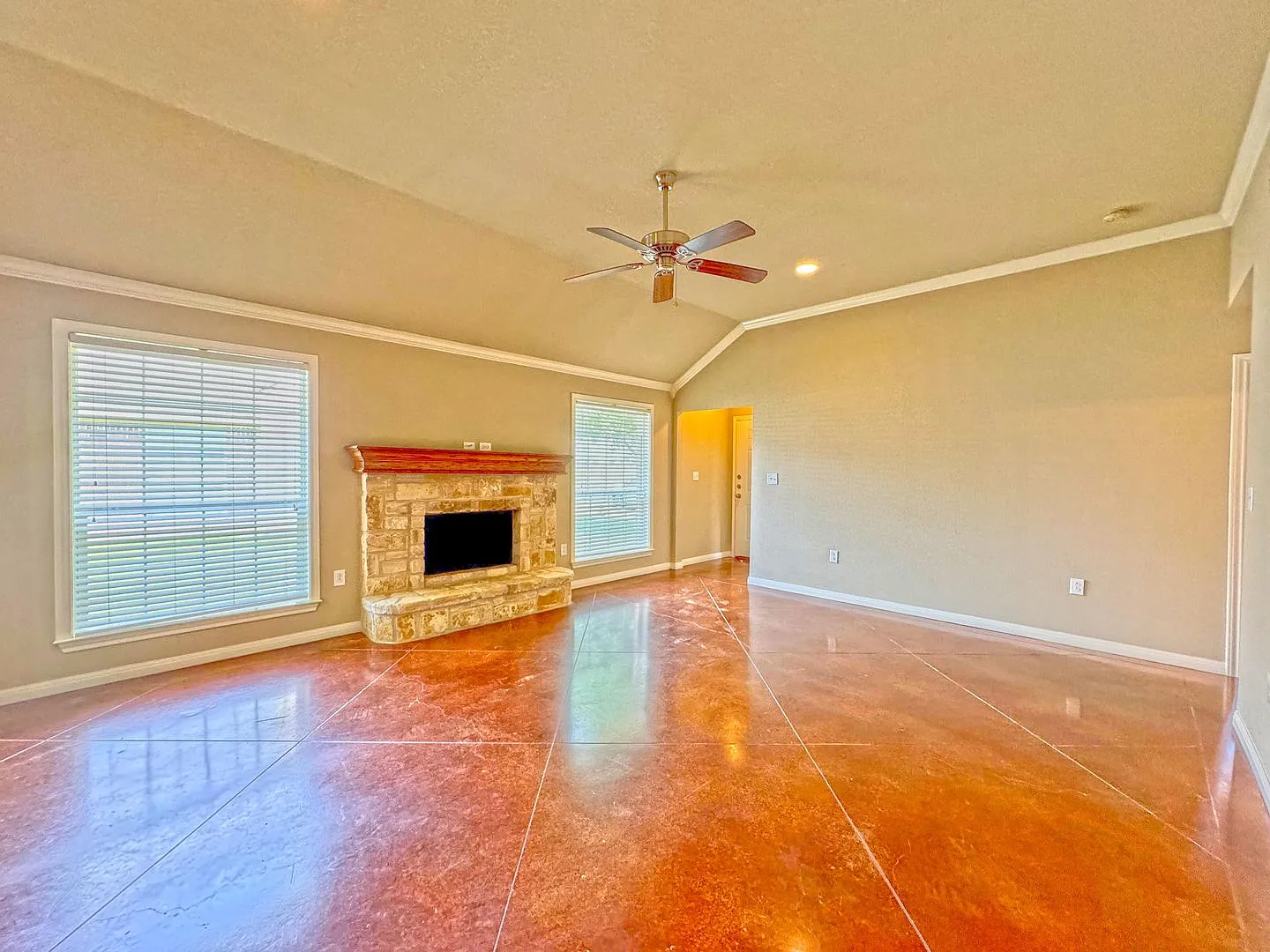 Salem Way Luxury Duplex — Photo 3