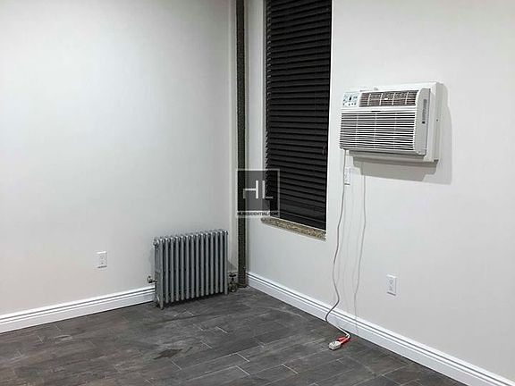 5th image of 2589 44th St APT 1R