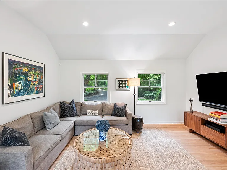 6 Briarsweet Ln — Photo 8