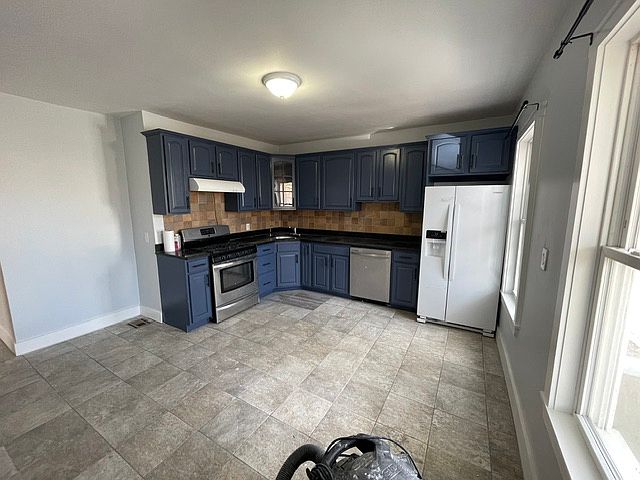 1st image of 102 Lancaster St #1