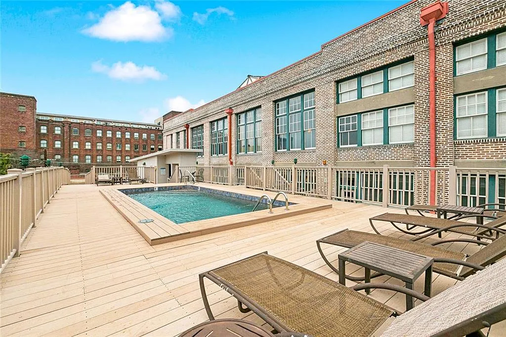 2 bed, 1.5 bath, 904 sqft, $1,850 — Photo 2