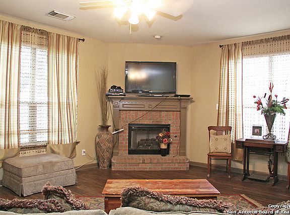 5th image of 14 Andover Creek Dr