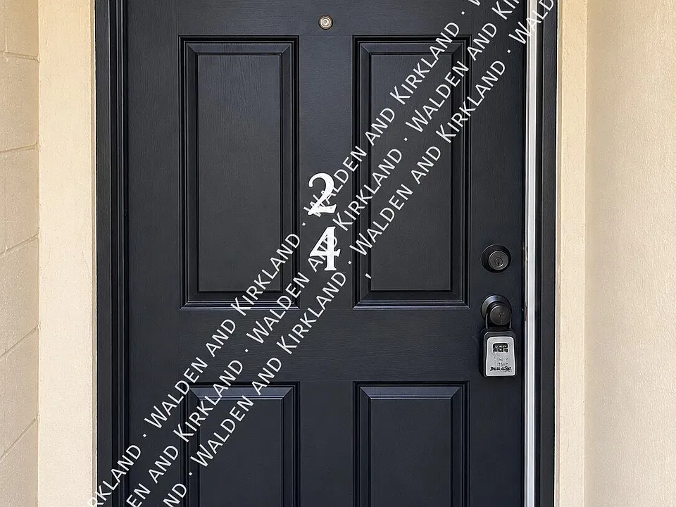 1522 W Oakridge Dr #24