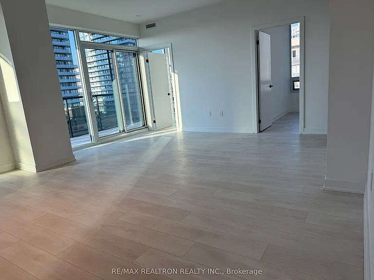 127 Broadway Ave #1402 — Photo 2