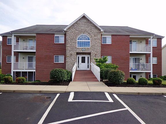 2nd image of 535 Arthur Ct APT 1