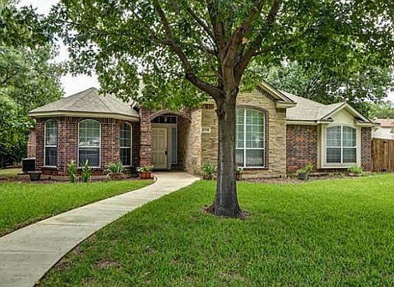 2nd image of 1531 Cardinal Cir
