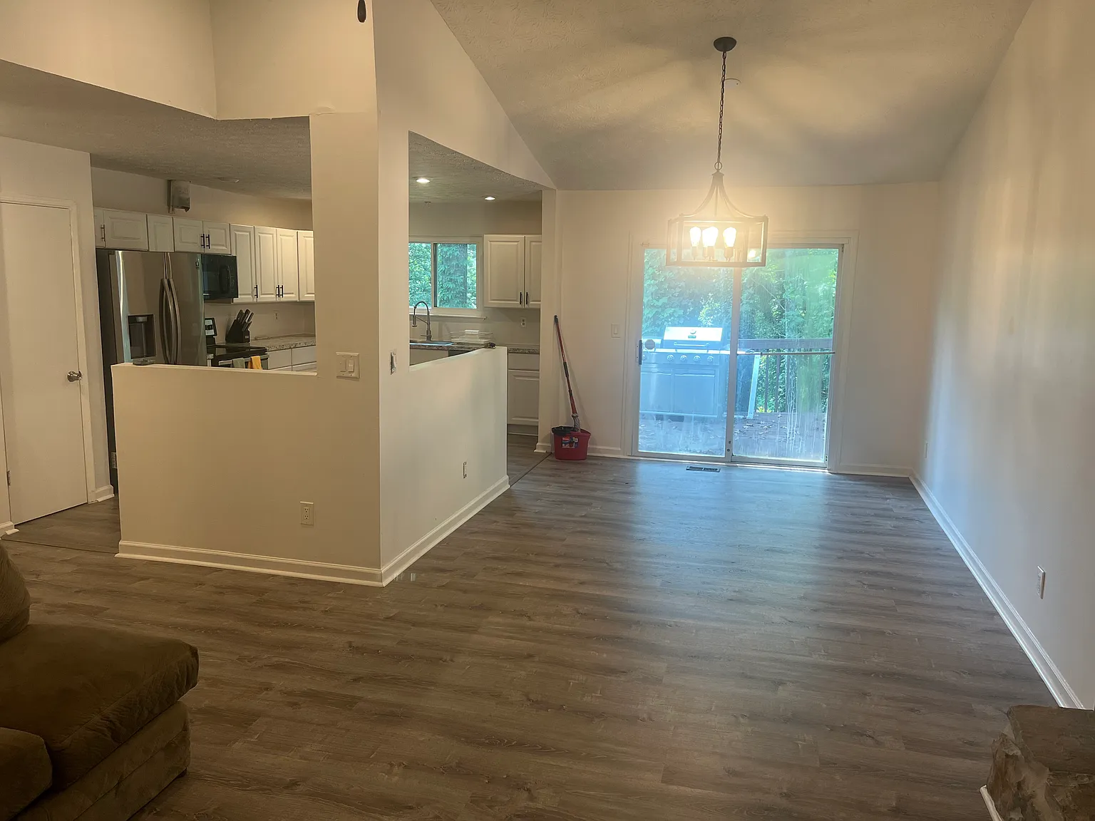 4 bed, 2052 sqft, $750 — Photo 2