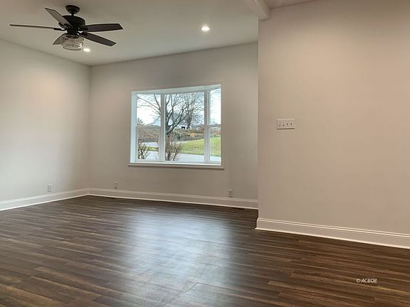 4th image of 77 W South St