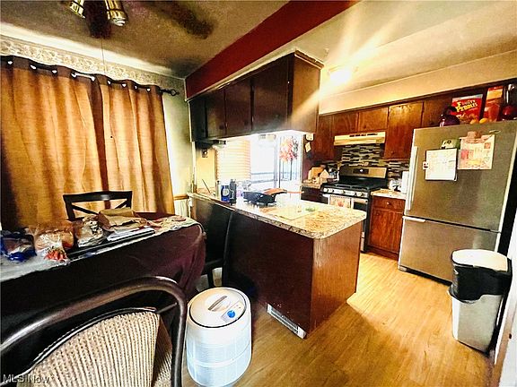 3rd image of 1544 E 248th St